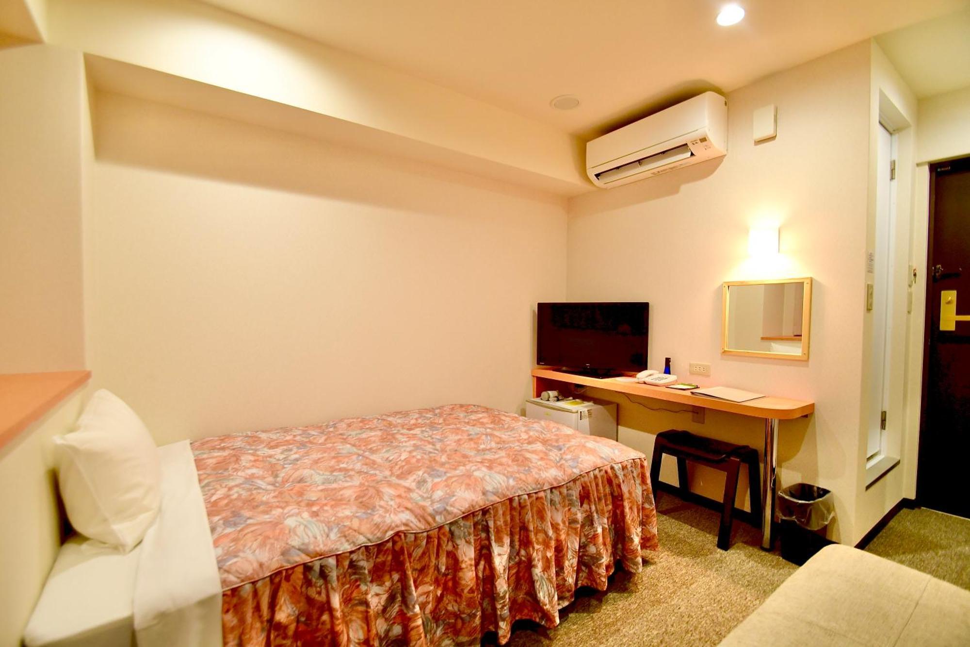 Himeji Ekimae Universal Hotel Minamiguchi Kültér fotó
