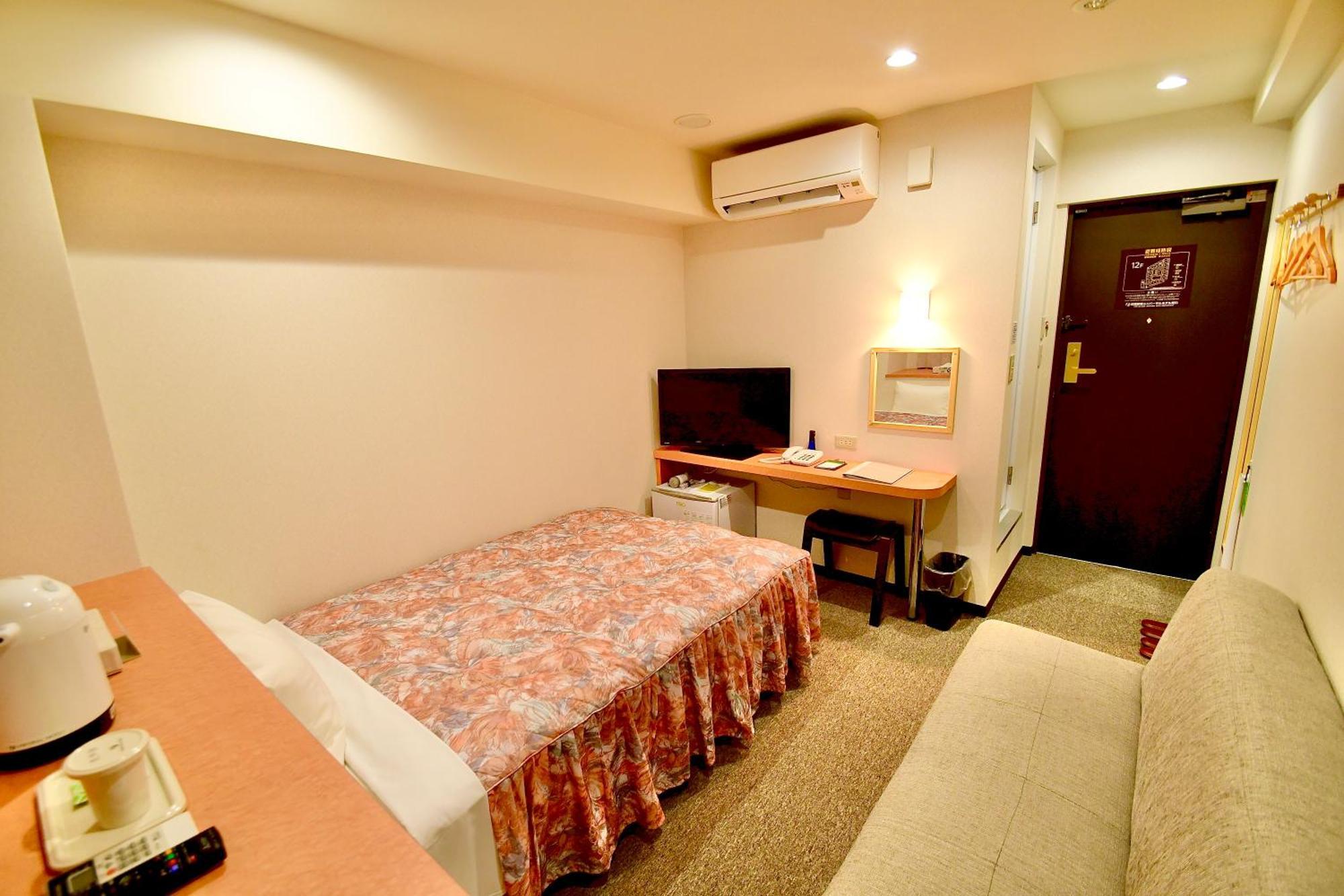 Himeji Ekimae Universal Hotel Minamiguchi Kültér fotó