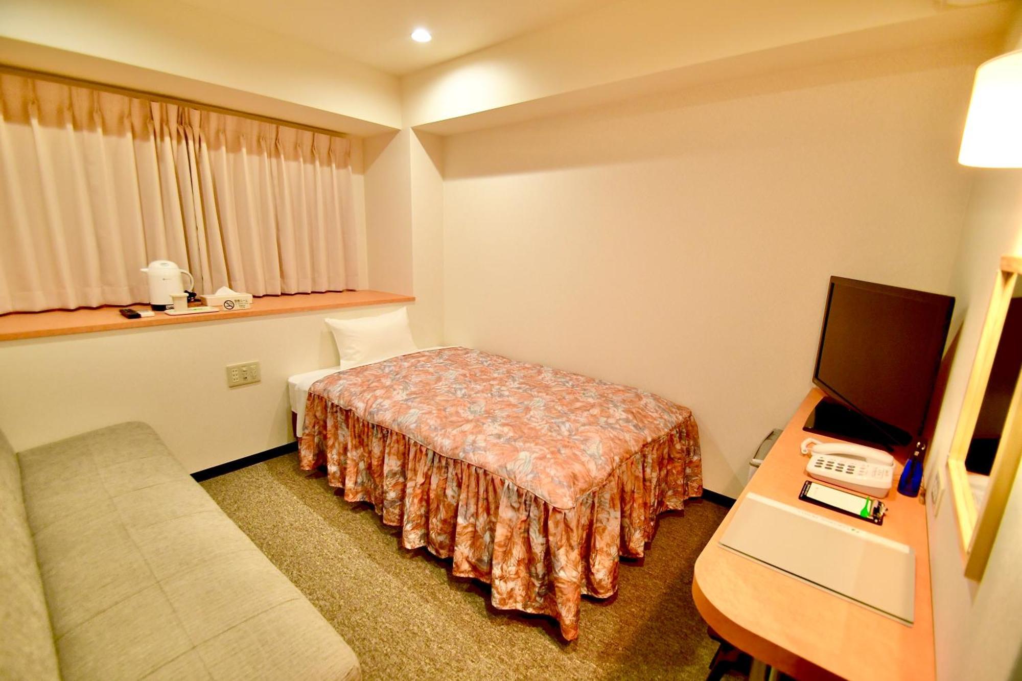 Himeji Ekimae Universal Hotel Minamiguchi Kültér fotó